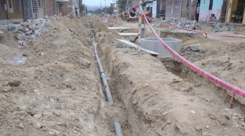 Vecinos de la calle Miguel Grau exigen cambio de tubería de agua potable