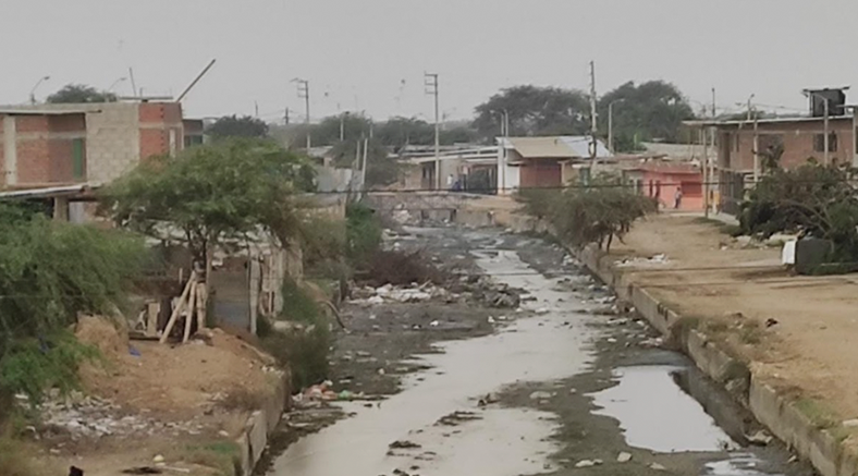 Decenas de familias viven rodeadas de contaminación en el A.H. Salamanca