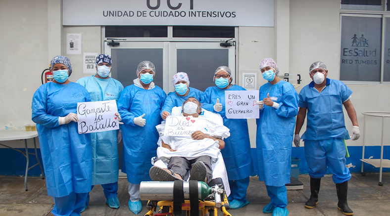 EsSalud Tumbes da de alta a maestro de 64 años que permaneció cerca de 100 días en UCI por Covid-19