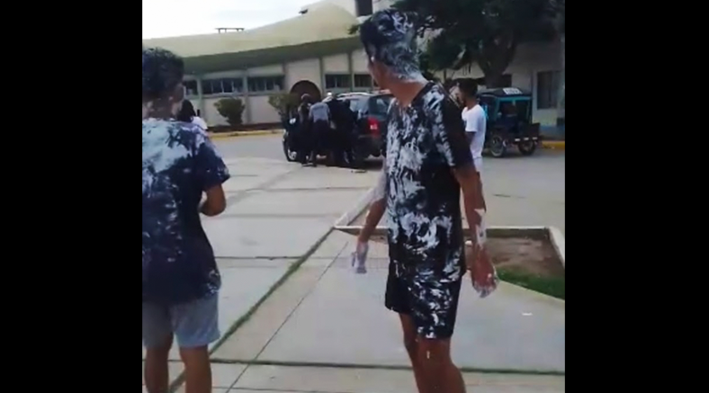 Intervienen a jóvenes que se encontraban jugando carnaval