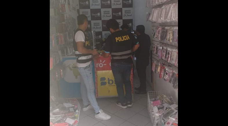Realizan operativo en establecimientos de telefonía celular 