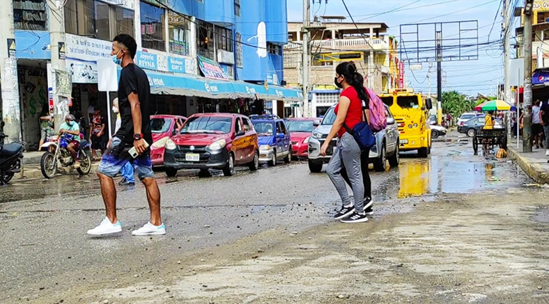 Ejecución de obra del colector Bolívar, representa el caos para la transitabilidad del centro de Tumbes