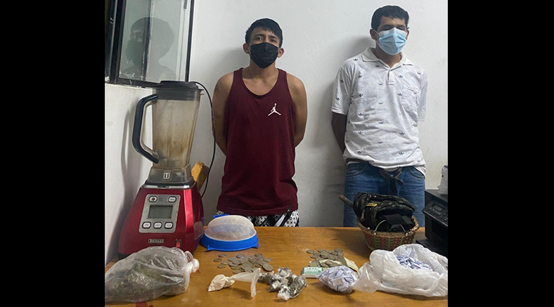 Caen dos presuntos vendedores de droga en Pampa Grande