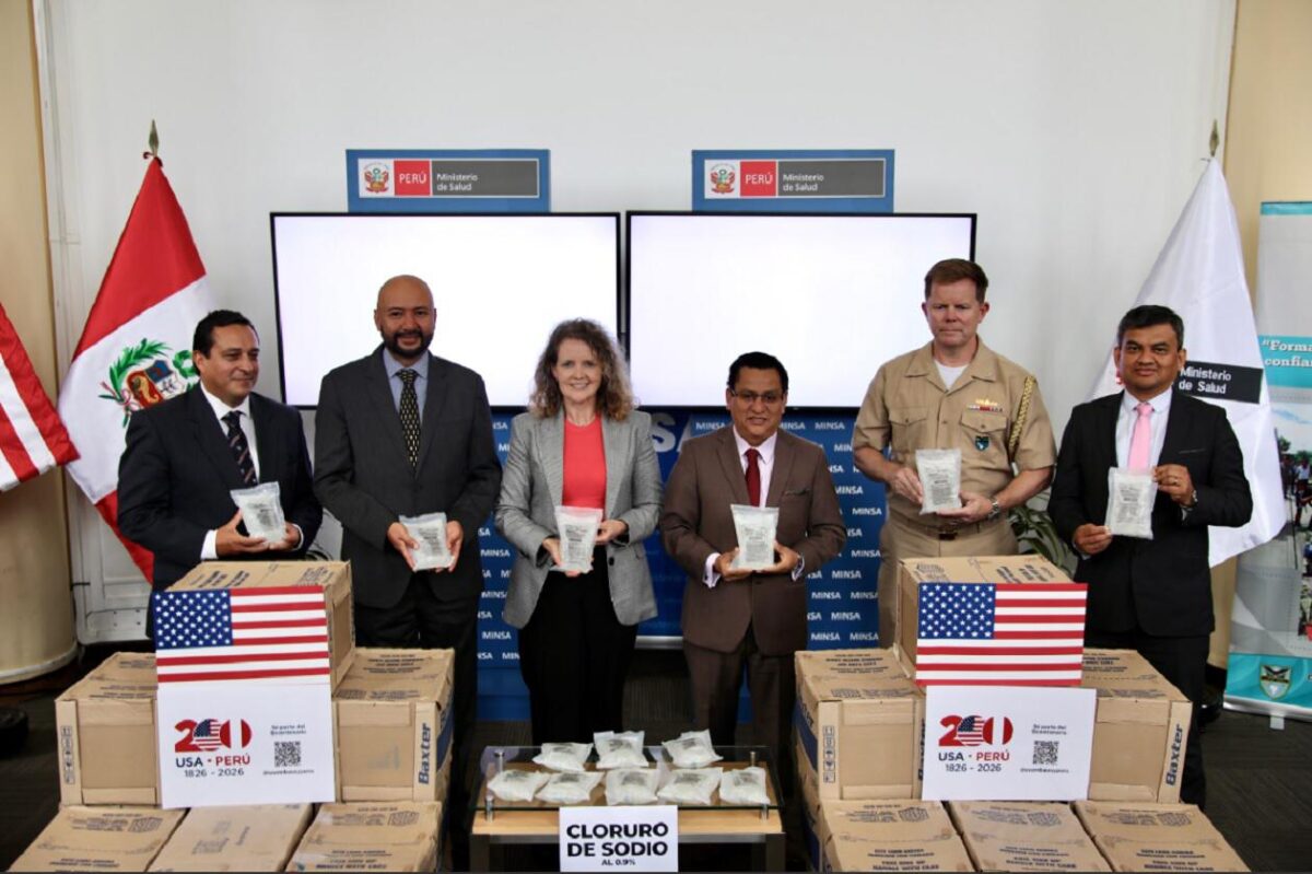 Tumbes se fortalece con la cooperación en salud entre Estados Unidos y Perú mediante donación de sueros fisiológicos