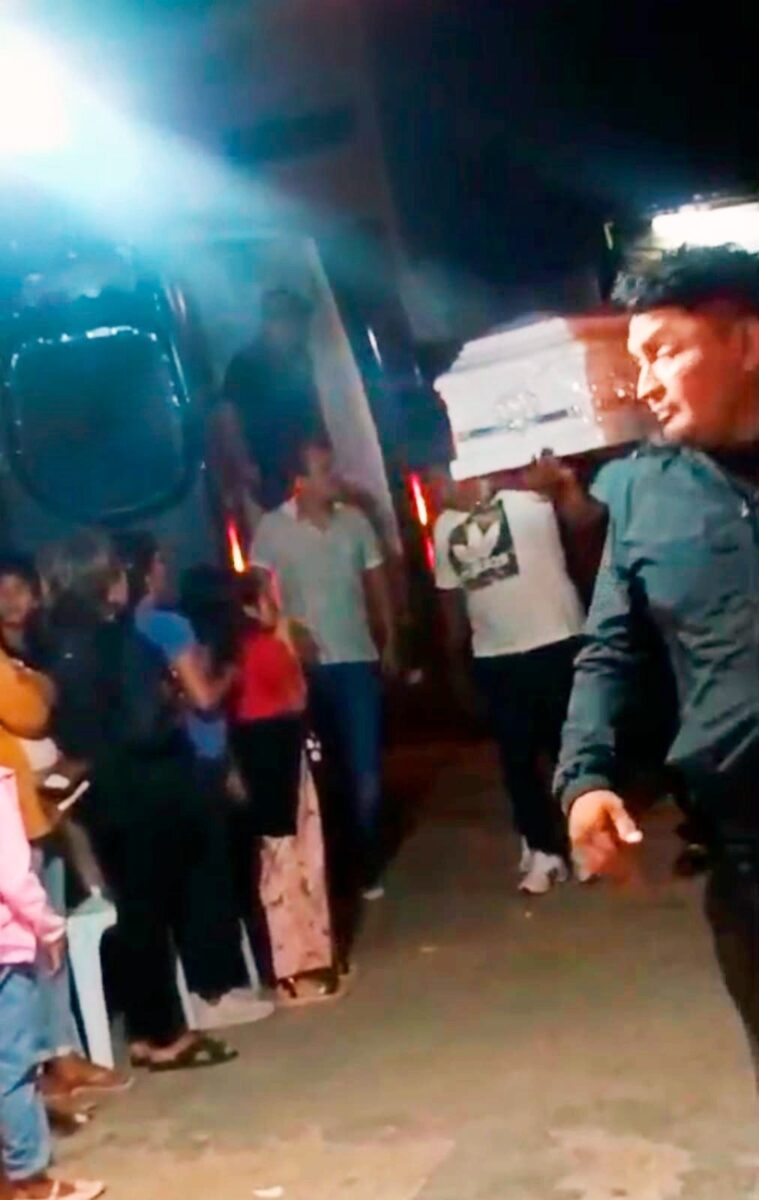 Restos de Anamilet Azumi llegan para su sepultura tras su trágico fallecimiento en la UPN de Trujillo