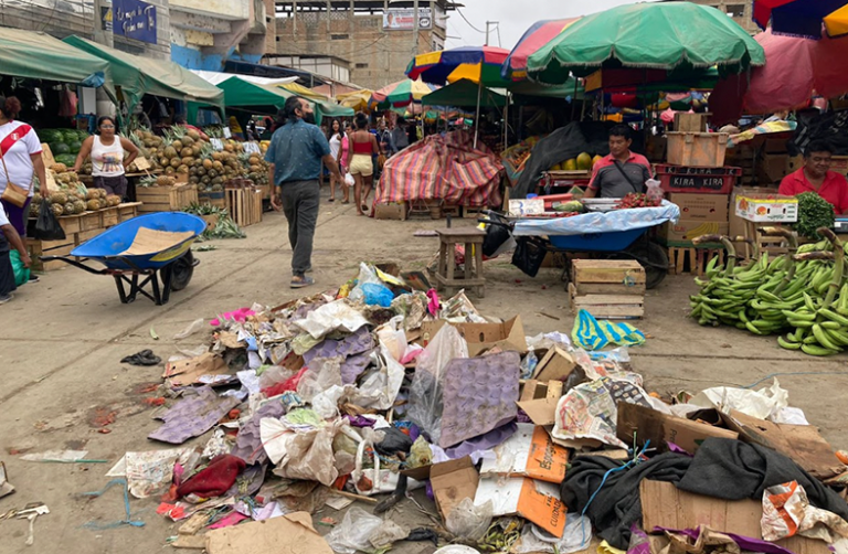 Mercado Modelo de Tumbes lleno de basura – Hechicera